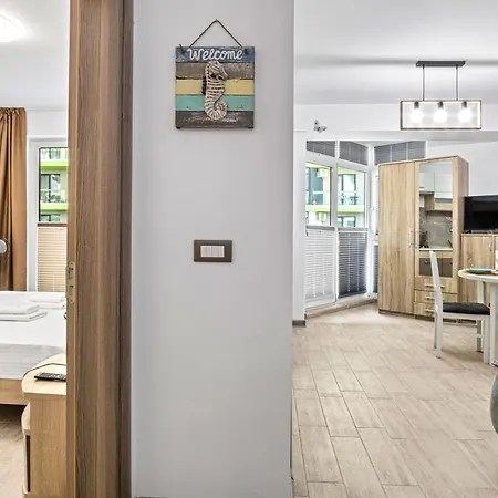 Apartament Crystal Bay - Pool & Năvodari