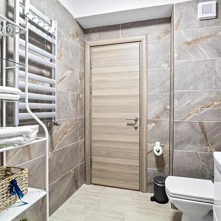 Crystal Bay - Pool &