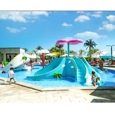 Crystal Bay - Pool &