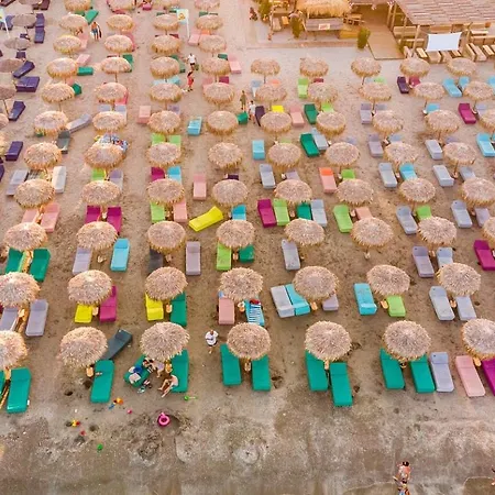 Crystal Bay - Pool & Apartament Năvodari