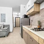 Apartament Crystal Bay - Pool & Năvodari