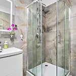 Crystal Bay - Pool & Apartament *