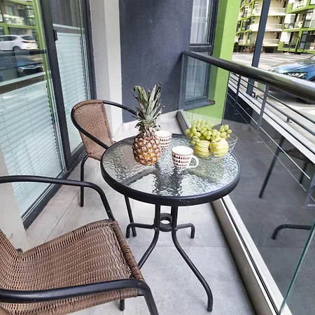 Crystal Bay - Pool & Apartment