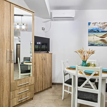 Apartman Crystal Bay - Pool & *