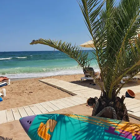 Crystal Bay - Pool & Apartman Năvodari