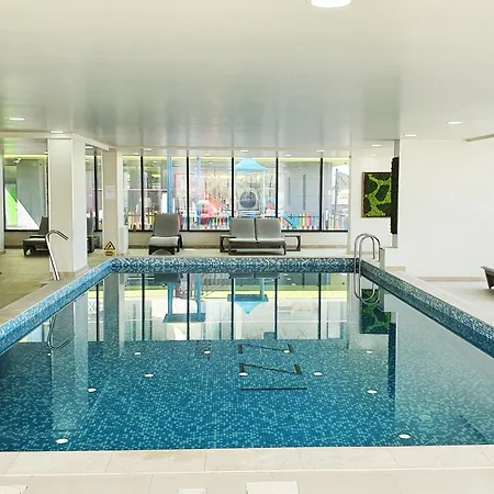 Crystal Bay - Pool & *