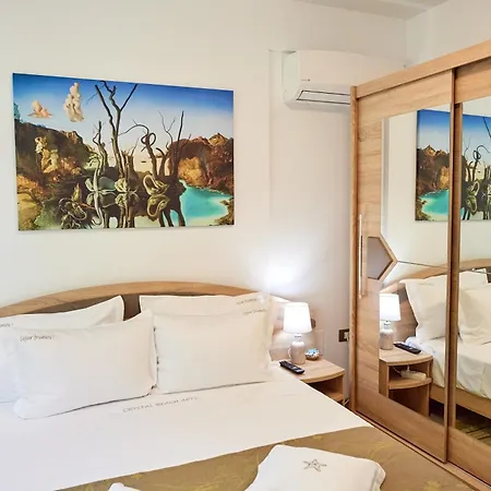 Crystal Bay - Pool & Apartman