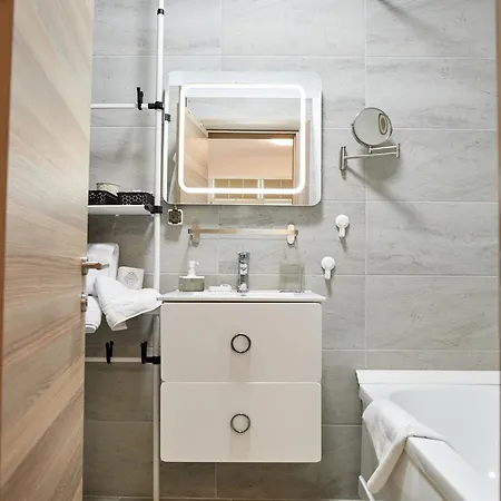 Crystal Bay - Pool & * Năvodari