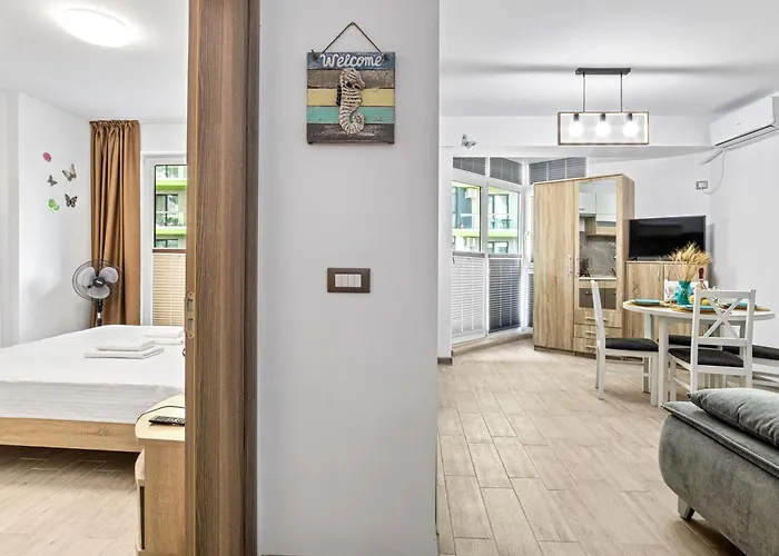 Apartment Crystal Bay - Pool & Năvodari