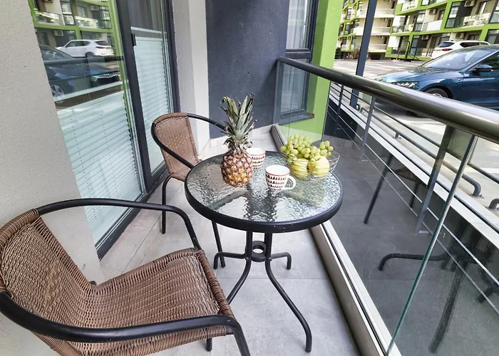 Crystal Bay - Pool & Apartment