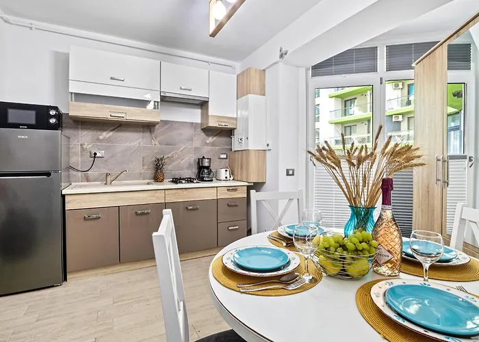 Crystal Bay - Pool & Năvodari