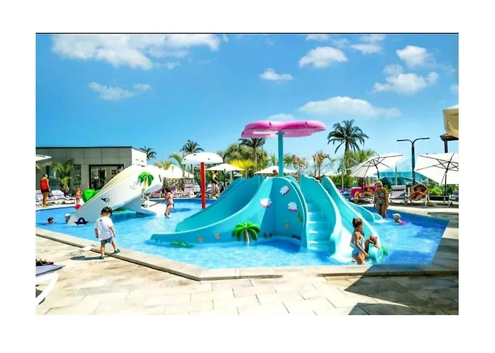 Crystal Bay - Pool &