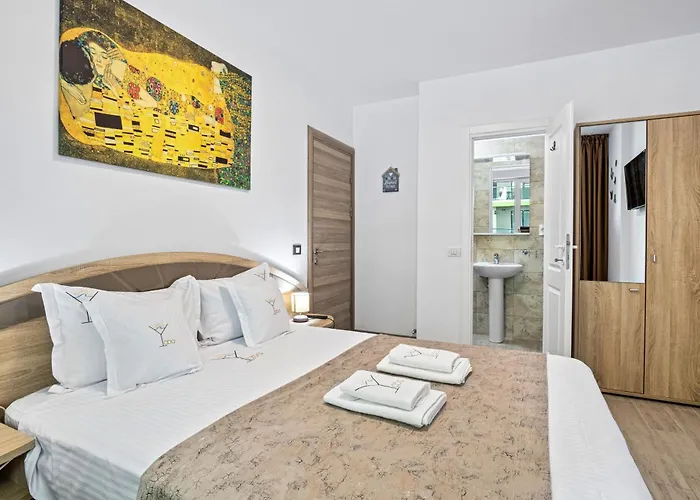 Crystal Bay - Pool & *