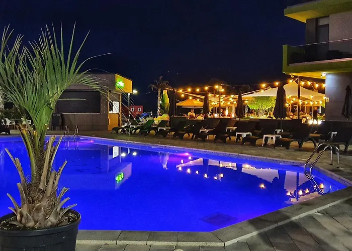 Crystal Bay - Pool & Năvodari