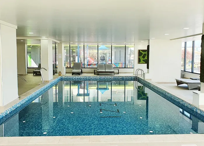 Crystal Bay - Pool & *