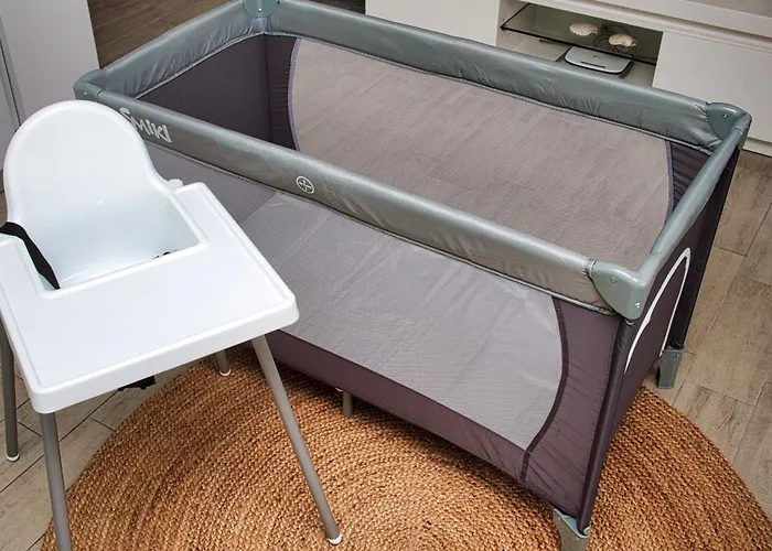 Crystal Bay - Pool & Apartment Năvodari